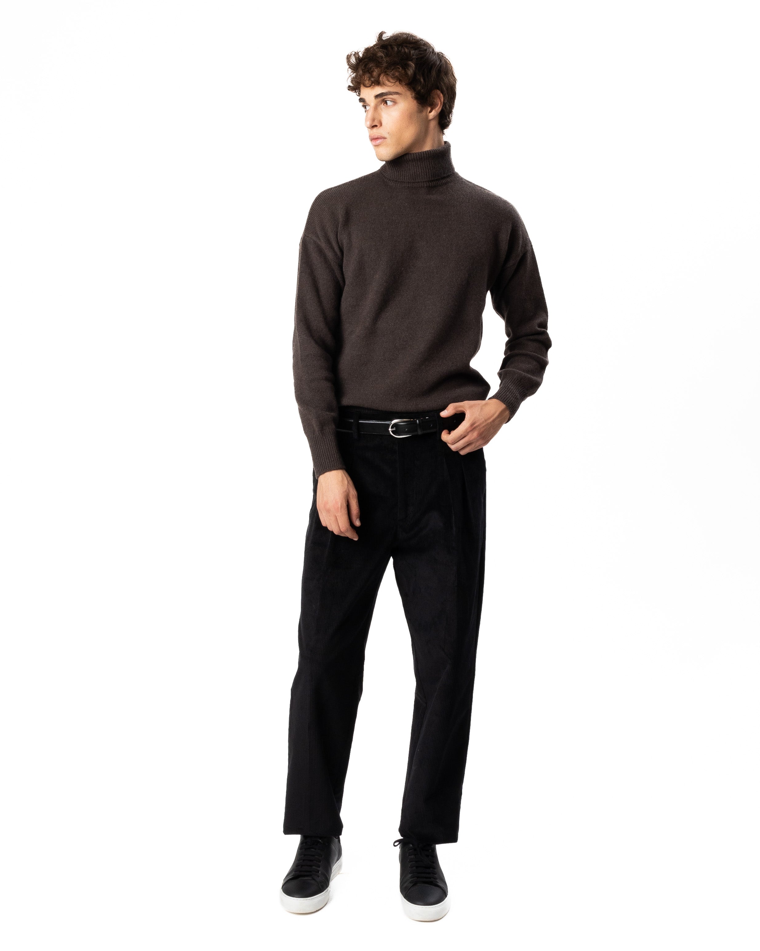 THE CORDUROY TROUSERS - Marco Coppola