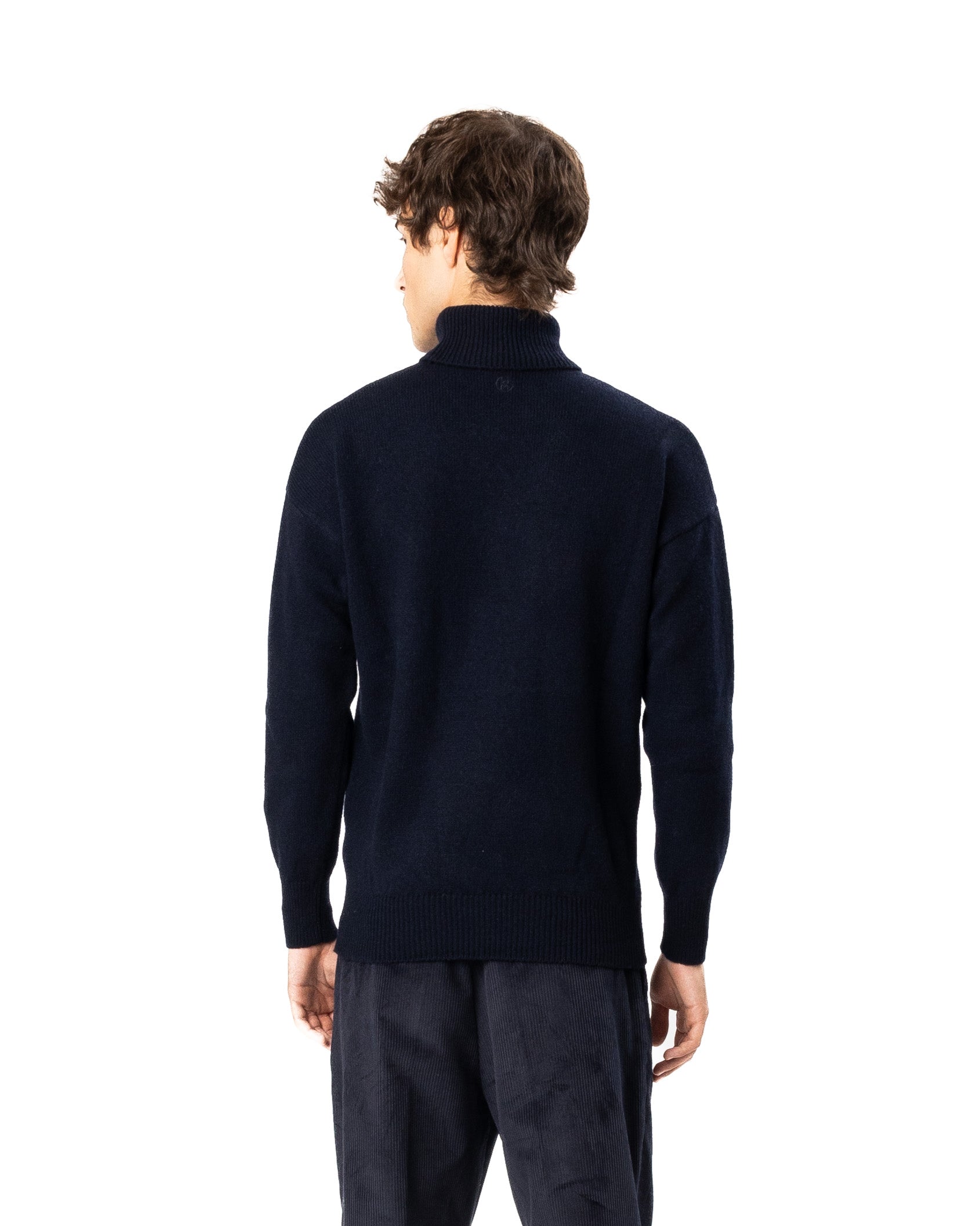 THE TURTLENECK SWEATER  - Marco Coppola