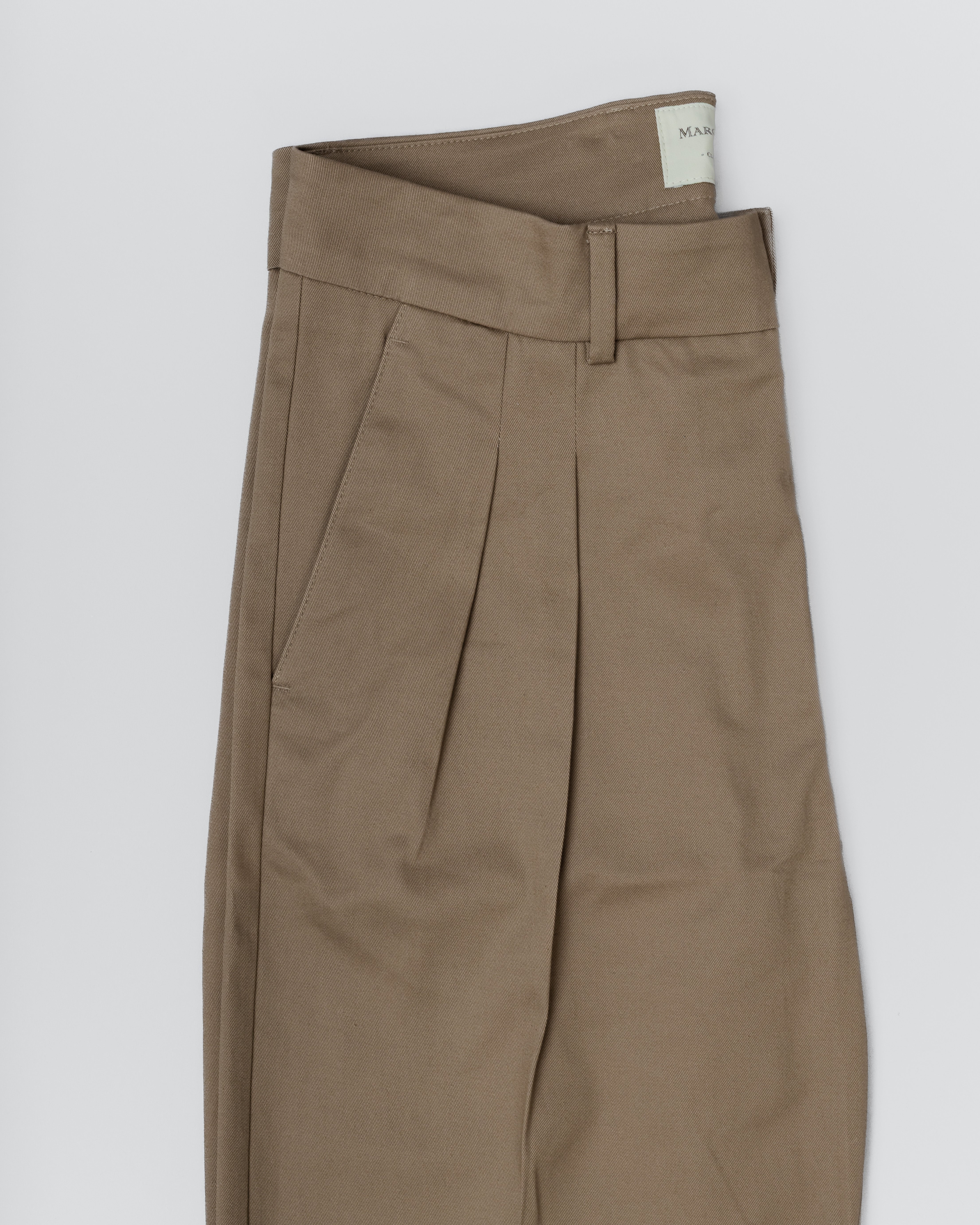 THE CLASSY TROUSERS