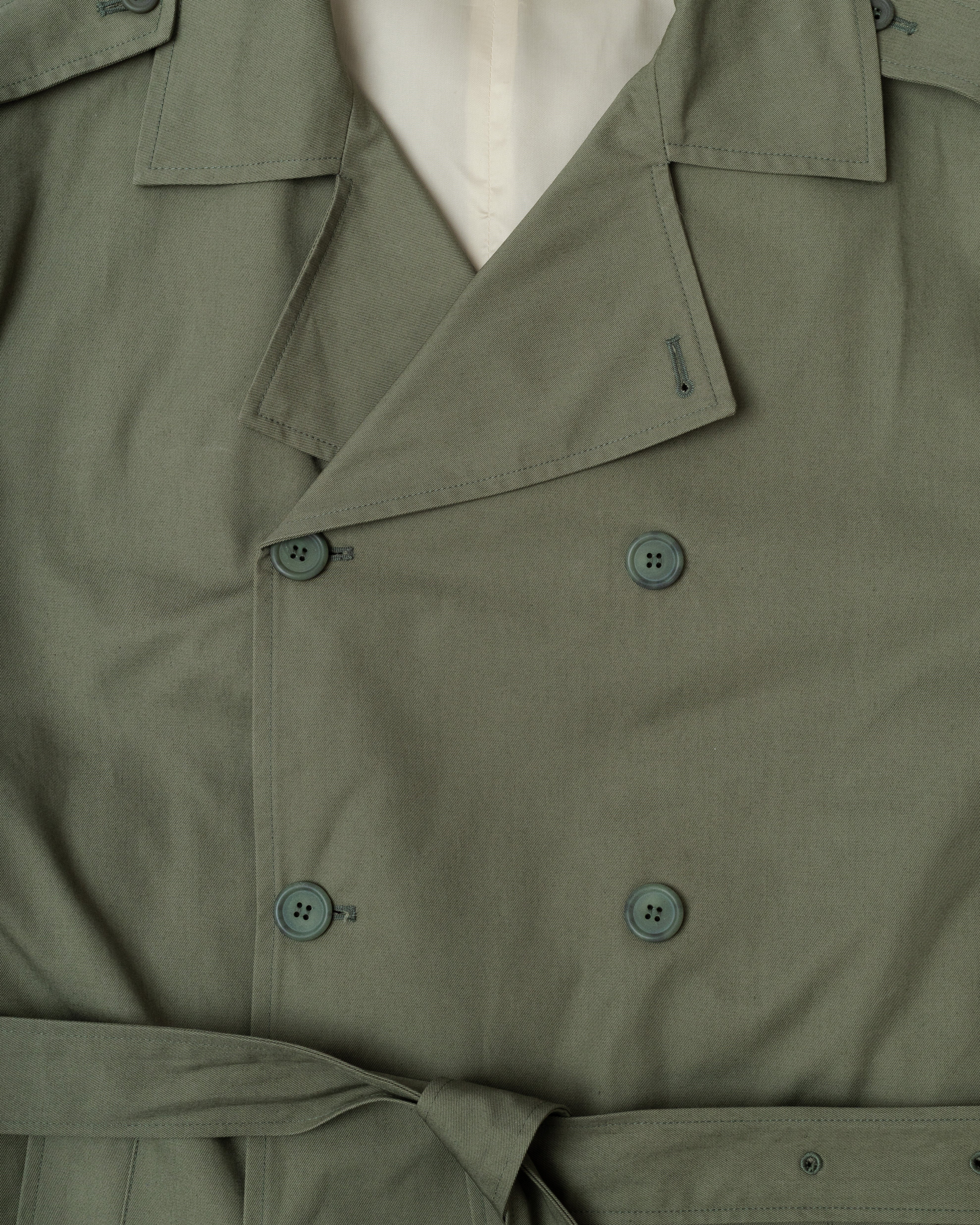 THE TRENCH COAT